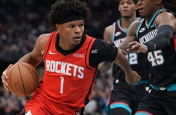 客场止跌却难掩隐忧：火箭击败灰熊终结连败