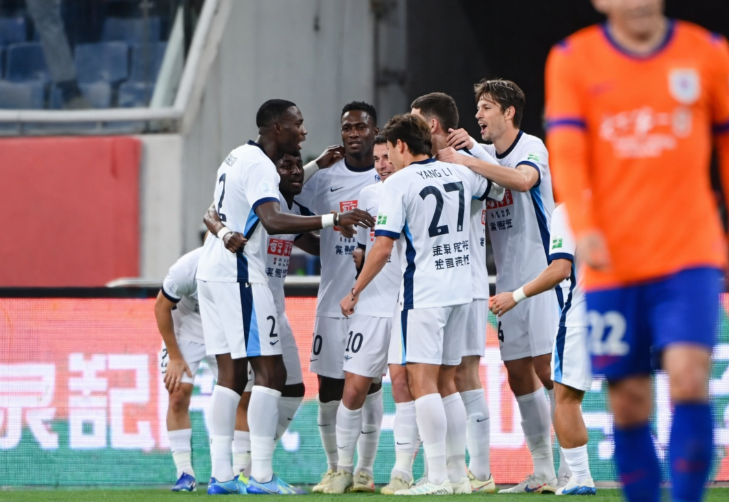 中超激战：马莱莱闪耀全场，泰山主场1-2憾负大连